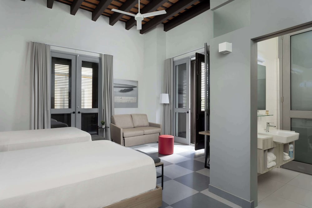 Deluxe Room, Multiple Beds (Deputy)