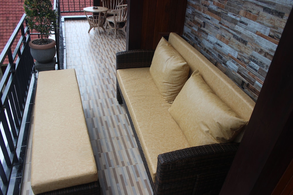 Superior Double Room (Air Cond) photo 3