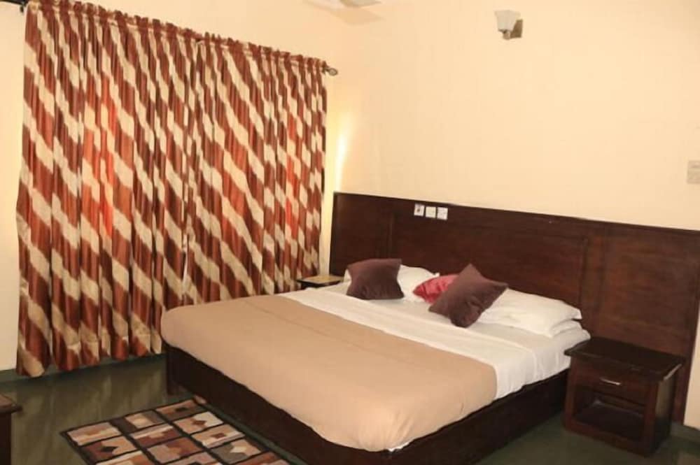 Executive Room - Photo 1
