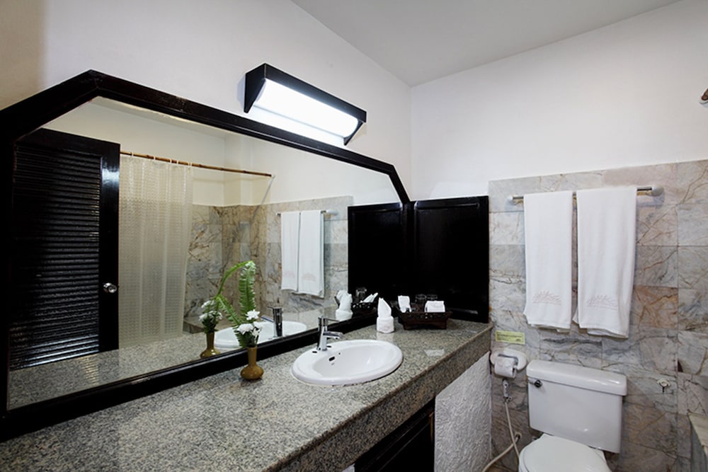 Superior Room (No View) - Photo 8