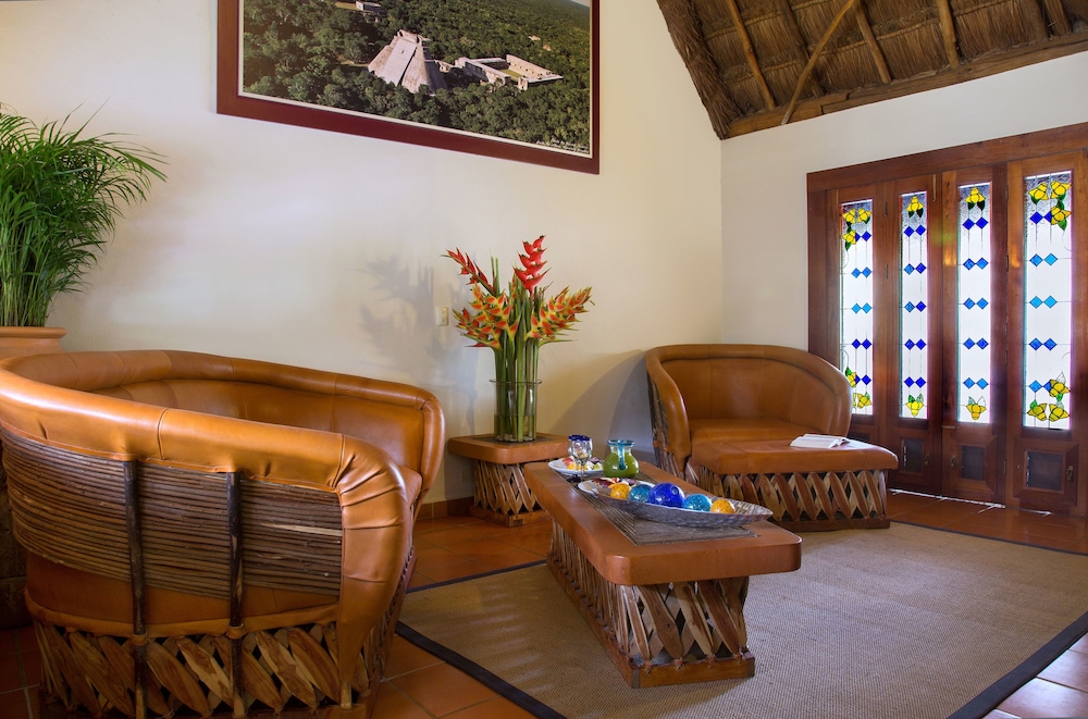 Honeymoon Loft, 1 King Bed, Bathtub, Pool View - Photo 6
