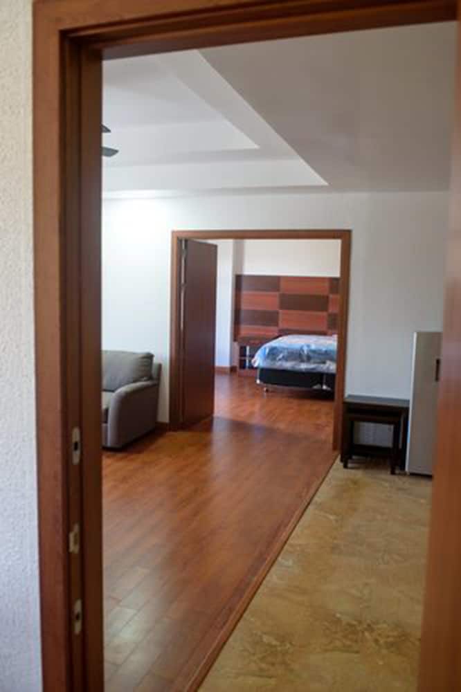 Family Suite, Multiple Beds, Non Smoking photo 3