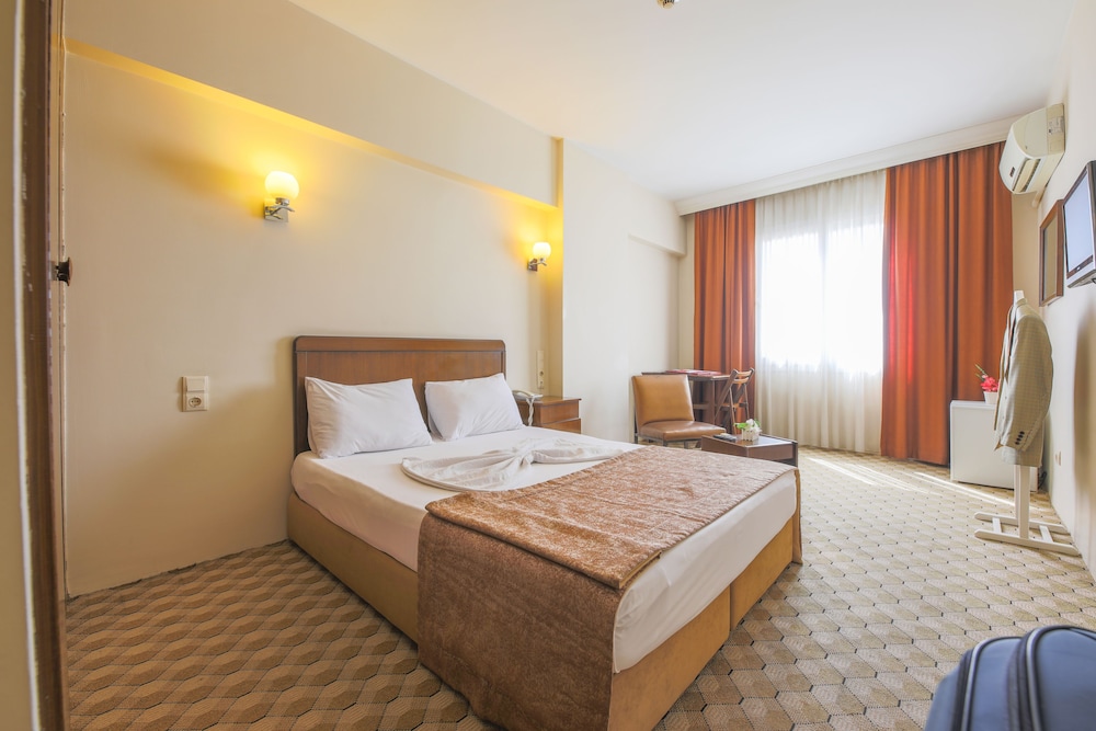 Standard Double Or Twin Room photo 3