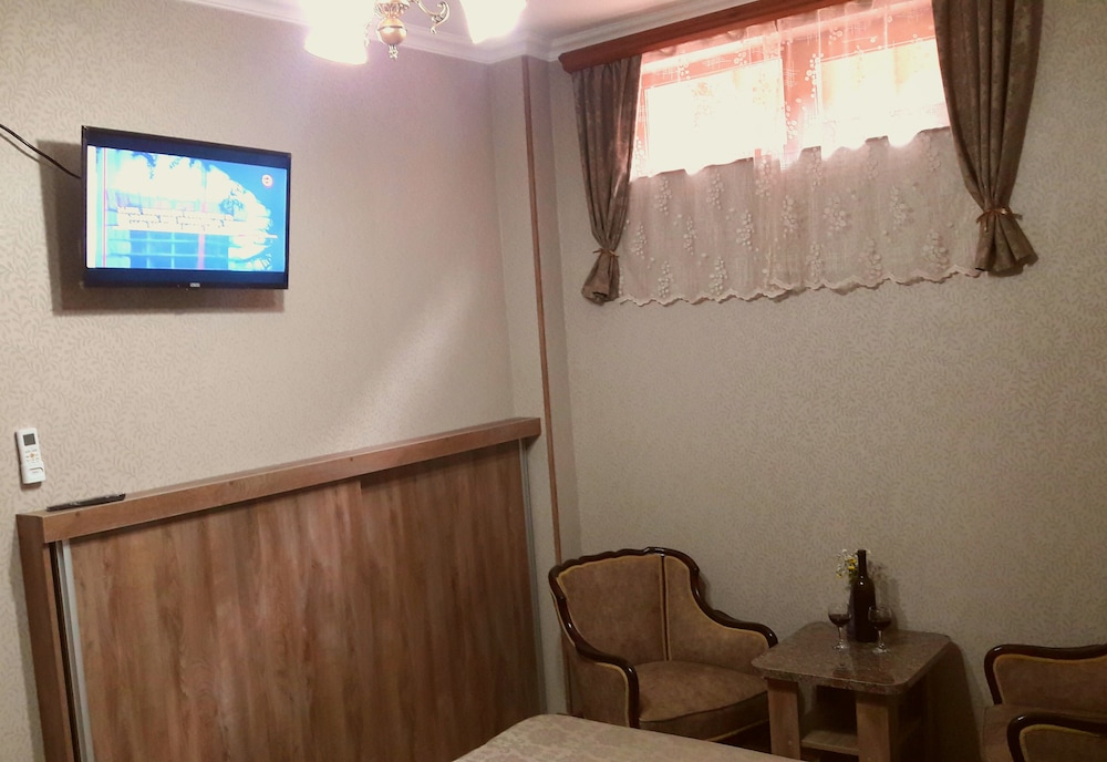 Economy Apartment photo 1