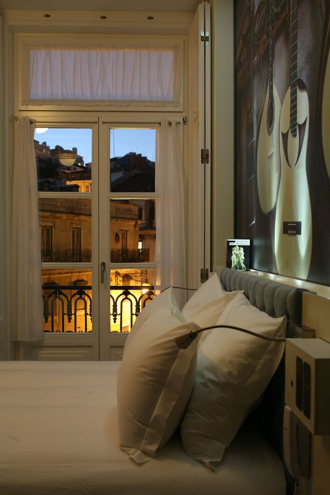 Classic Double or Twin Room, City View