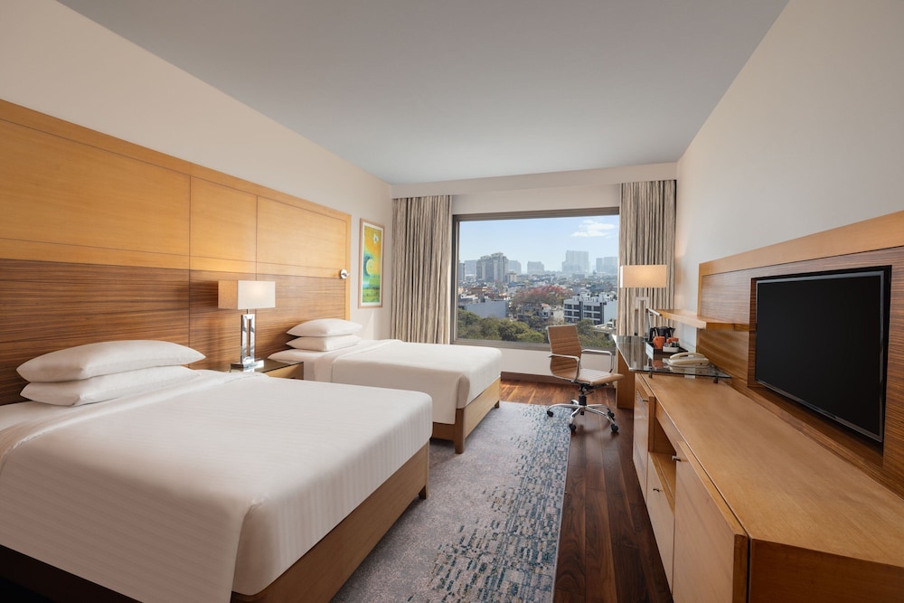 Room, 1 King Bed, Non Smoking - Photo 4