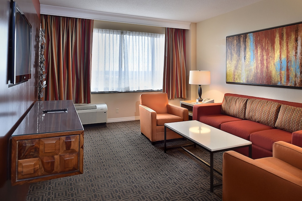 Suite, 1 King Bed with Sofa bed, Non Smoking photo 2