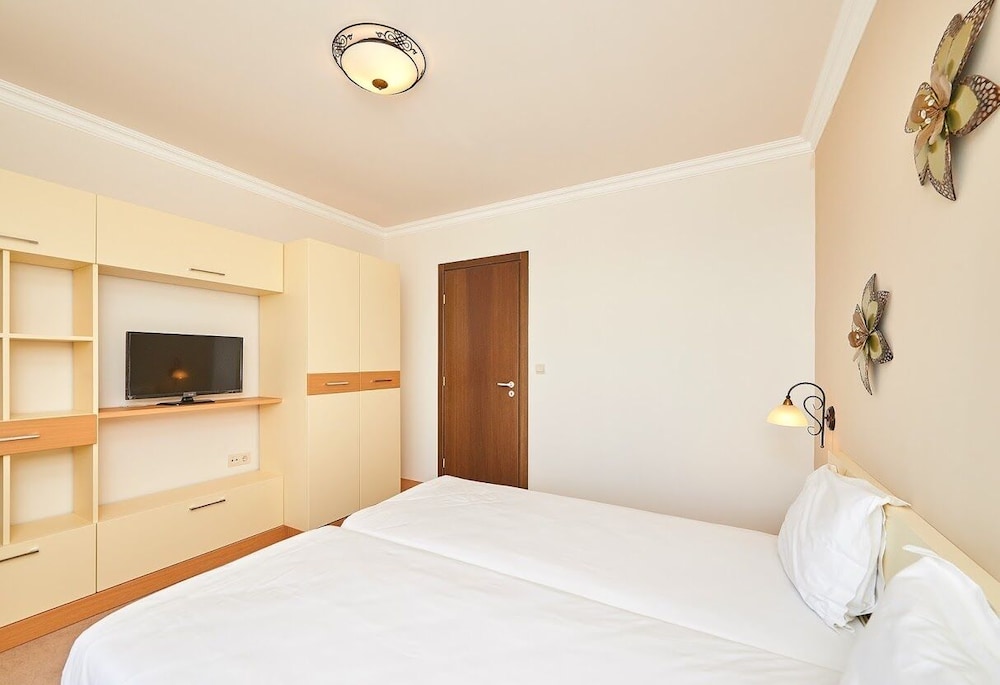 Apartment, 2 Bedroom, Sea view photo 3