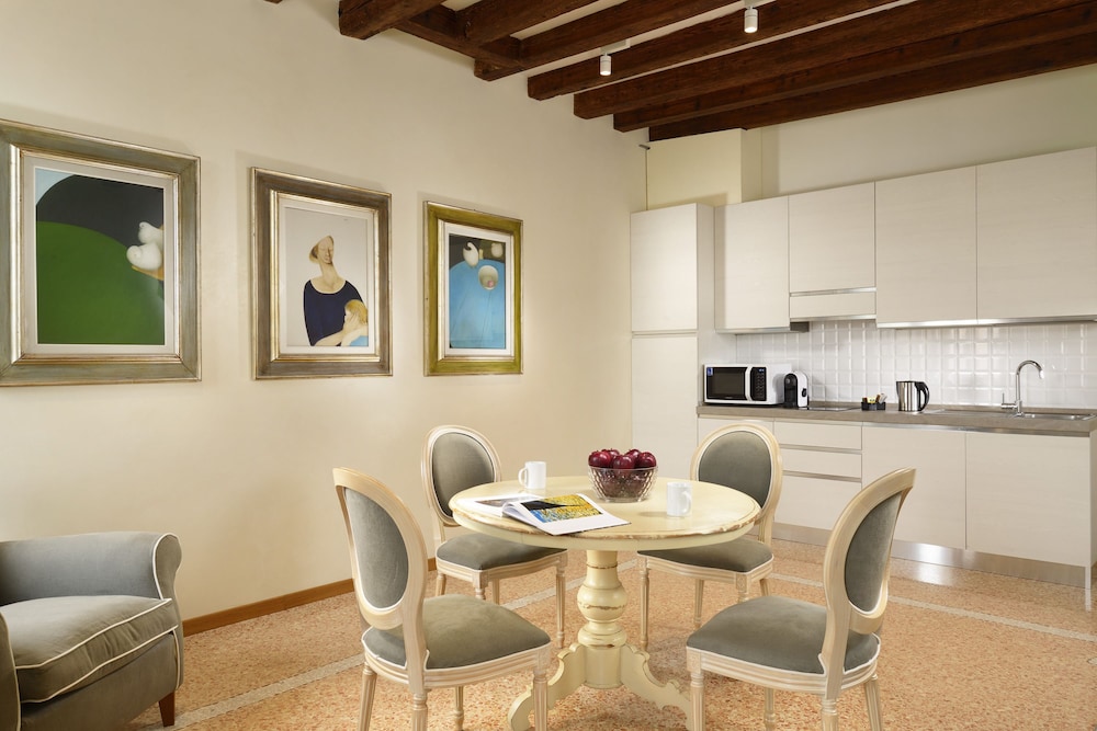 Superior Apartment, 2 Bedrooms, Annex Building photo 3