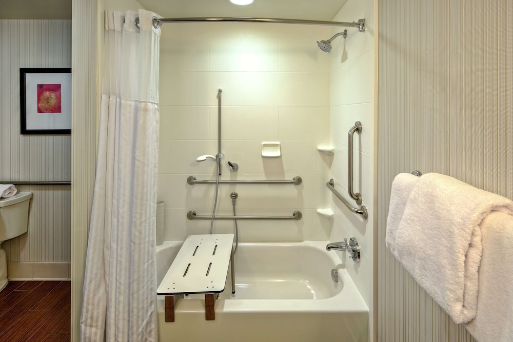 Room, 1 King Bed, Accessible (Hearing Impaired)