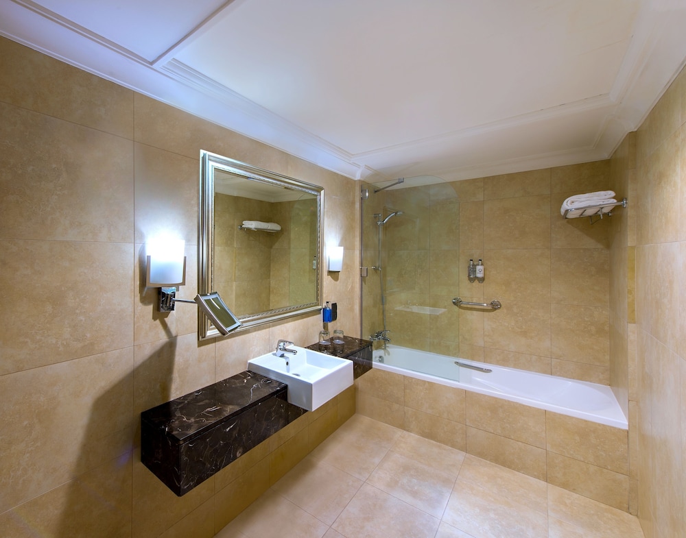 Executive Studio, 1 King Bed, Non Smoking photo 3