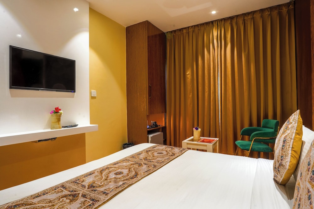 Jallianwala Bagh View Luxury Room - Photo 3