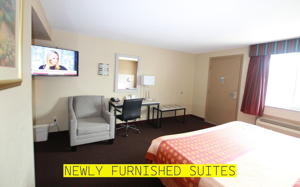 Deluxe Suite, 1 King Bed with Sofa bed, Non Smoking photo 2
