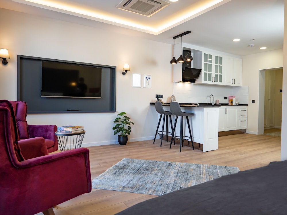 Basic Studio, 1 Double Bed, City View photo 1