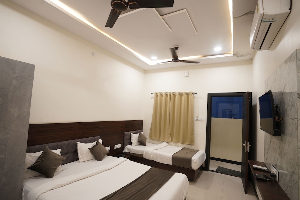 Deluxe Triple Room - Photo 6