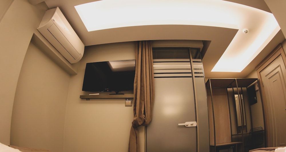 Deluxe Triple Room photo 3