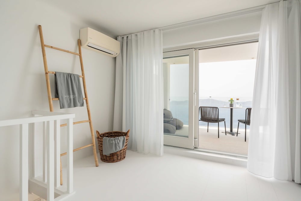 Rocabella Suite Caldera View with Outdoor Mini Plunge Pool for 6 Guests - Photo 4