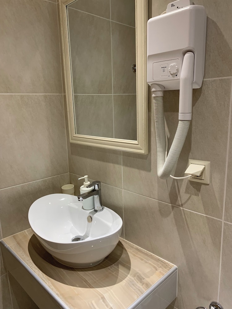 Standard Triple Room photo 3
