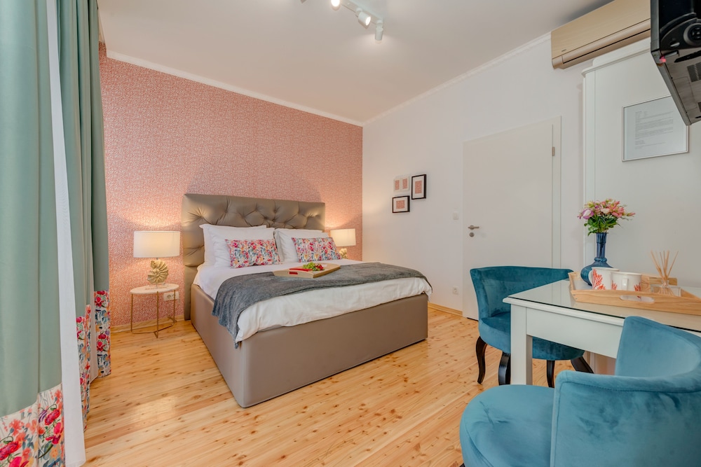 Superior Double Room, City View photo 2