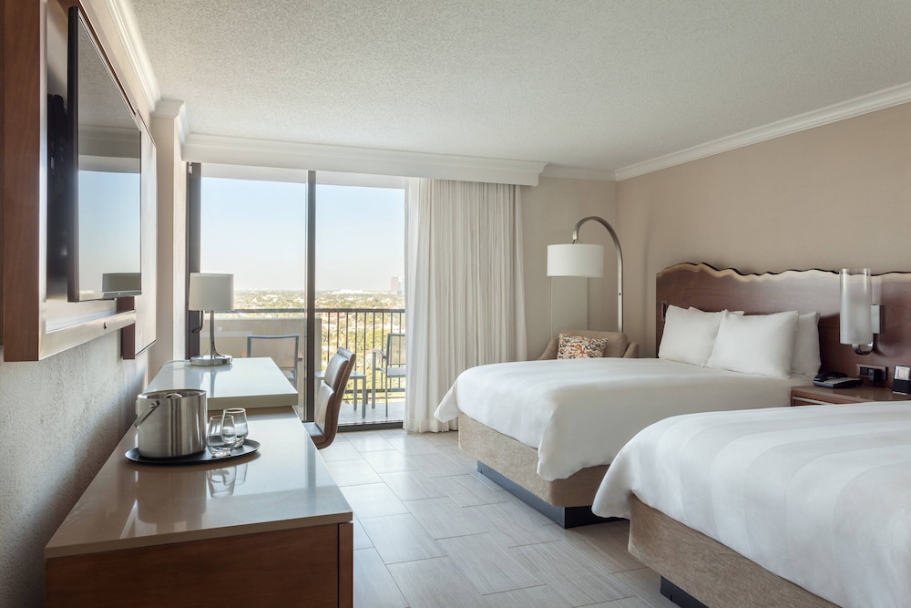 Deluxe Room, 2 Double Beds (Balcony) - Photo 1