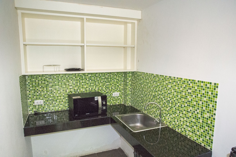 Deluxe Room - Photo 24