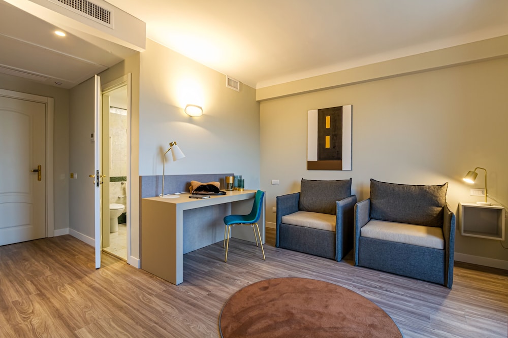 Deluxe Quadruple Room