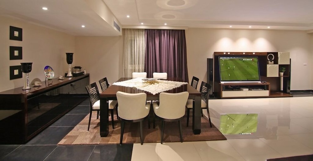 Deluxe Apartment, 3 Bedrooms, Housekeeping