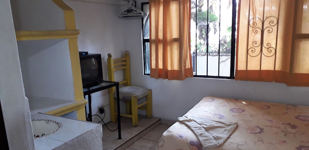 Basic Apartment photo 2