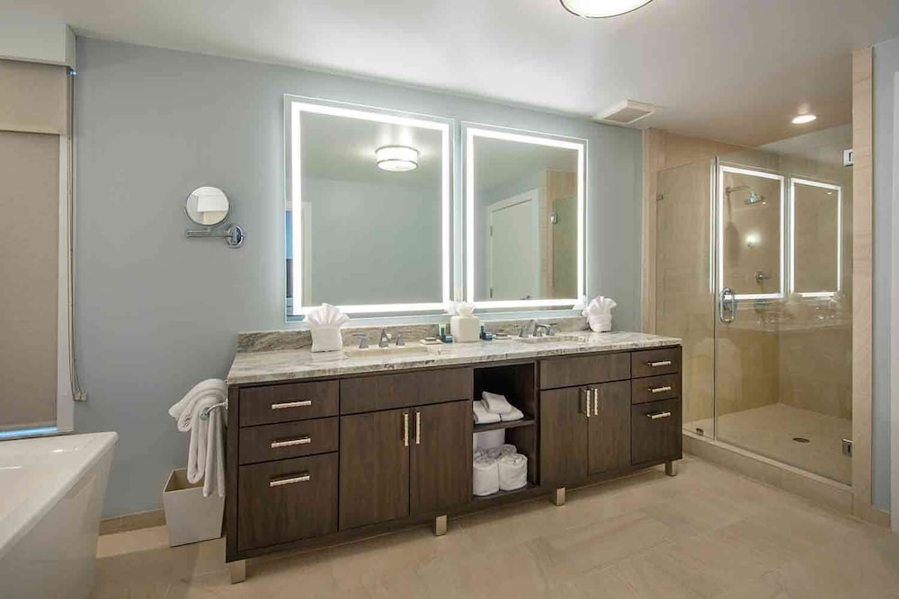 Admiral's Suite - Photo 10
