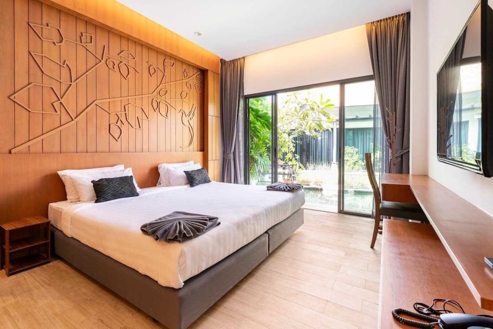 2 Bedrooms Pool Access Villa - Photo 1