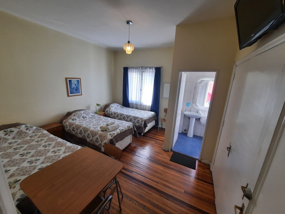 City Triple Room