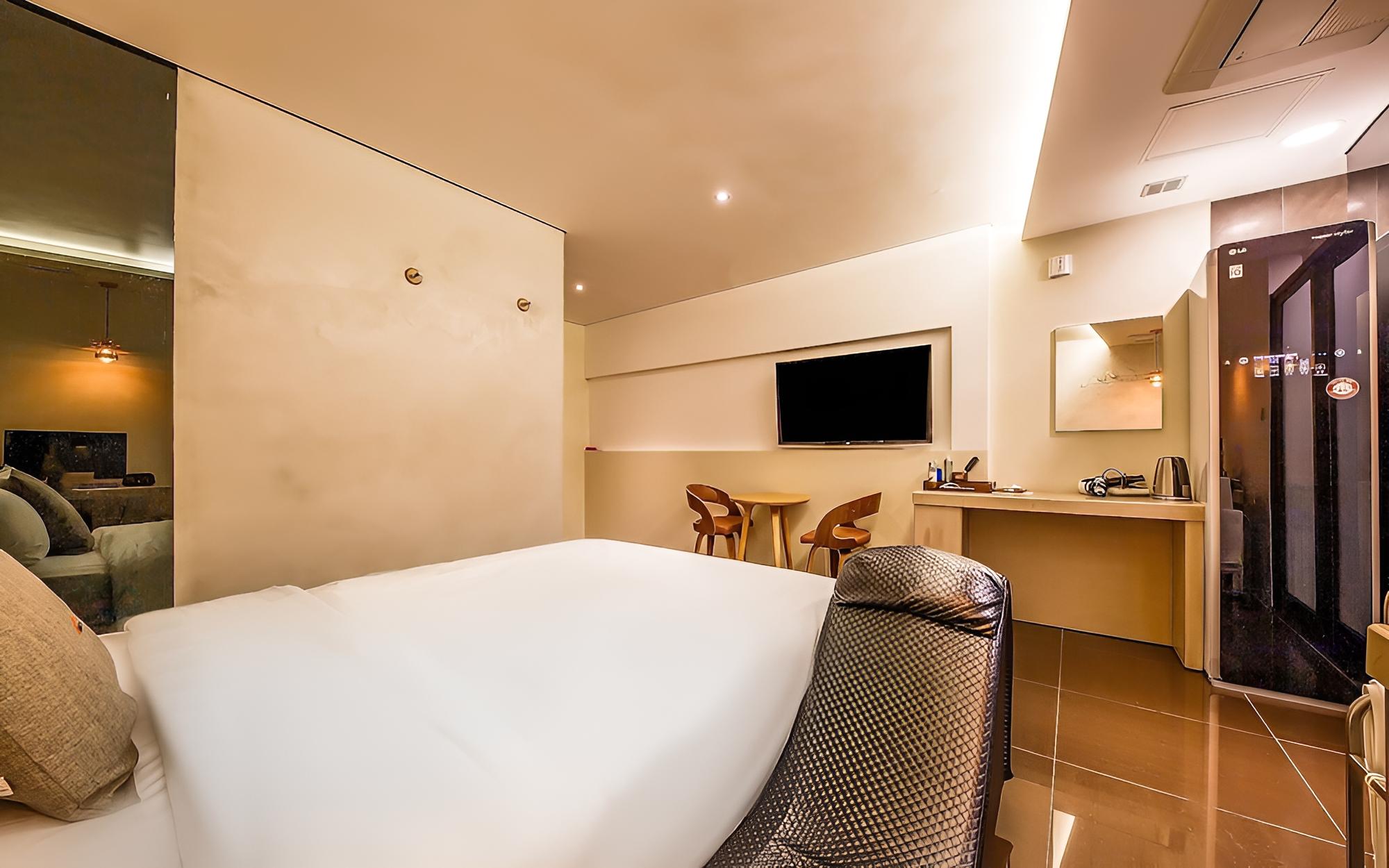 Room (Special Room-C (Styler/Netflix air pu) - Photo 2