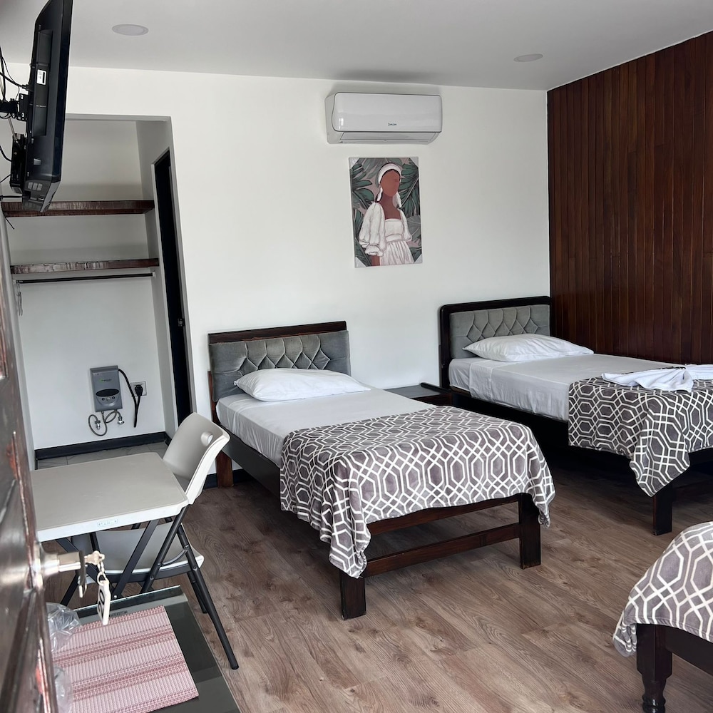 Basic Room photo 2