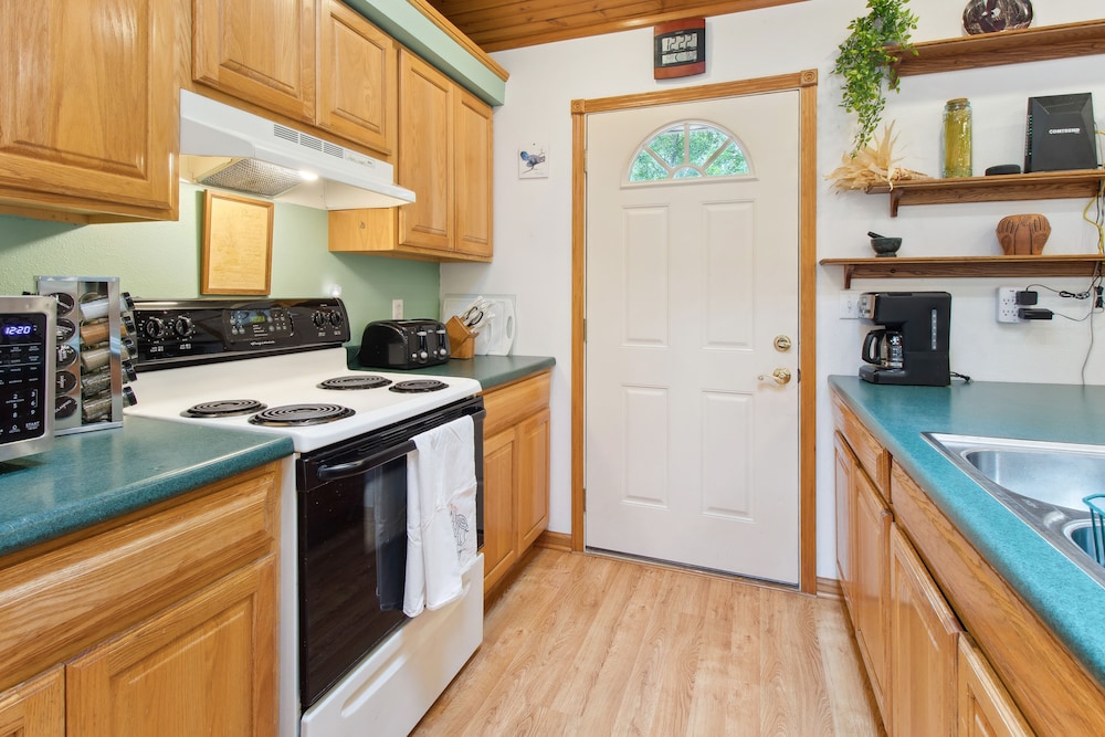 House (2 Bedrooms) photo 2