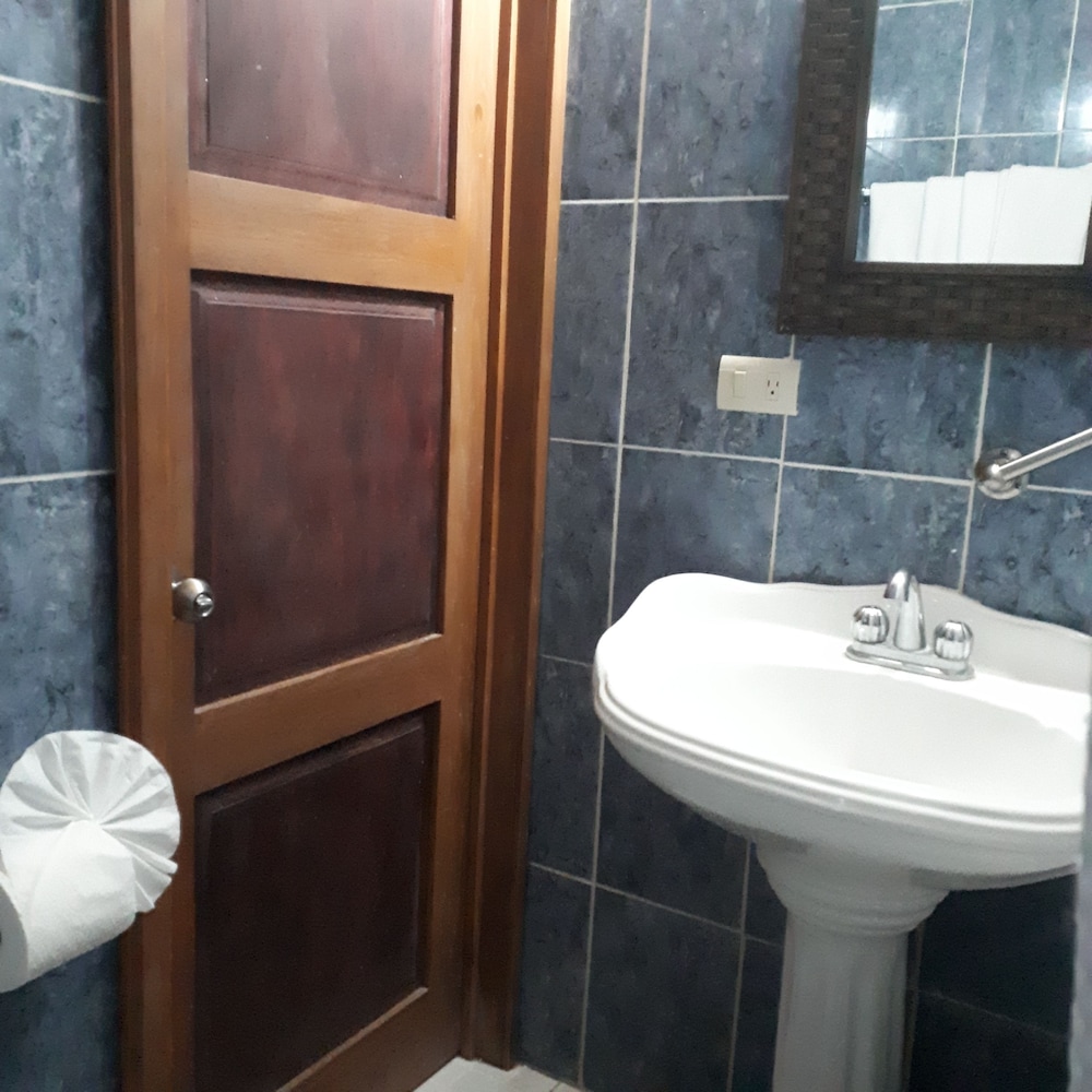 Family Room (2 Double Beds and 1 Single Bed)