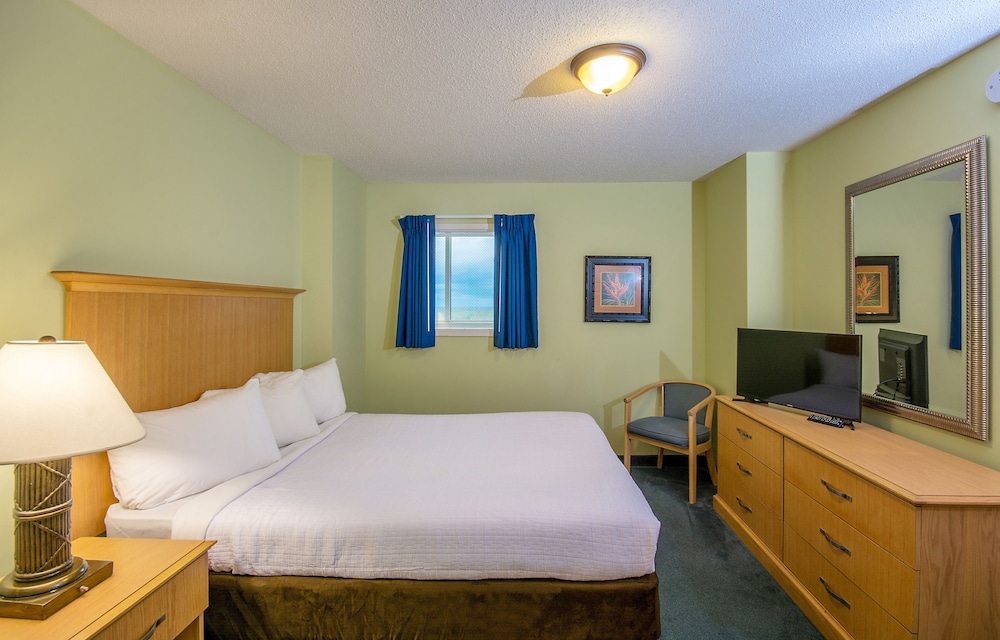 Oceanfront Deluxe Two Bedroom Condo - Photo 3
