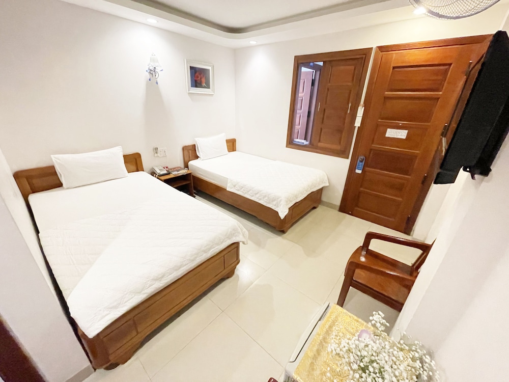 Standard Twin Room - Photo 1
