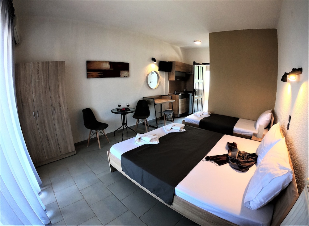 Triple Room, Kitchenette, Sea Facing