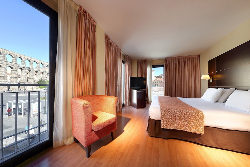 Standard Room (with views) - Photo 6