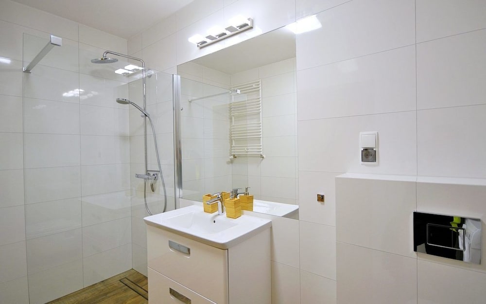 Deluxe Apartment, 2 Bedrooms, Park View (A109) photo 2