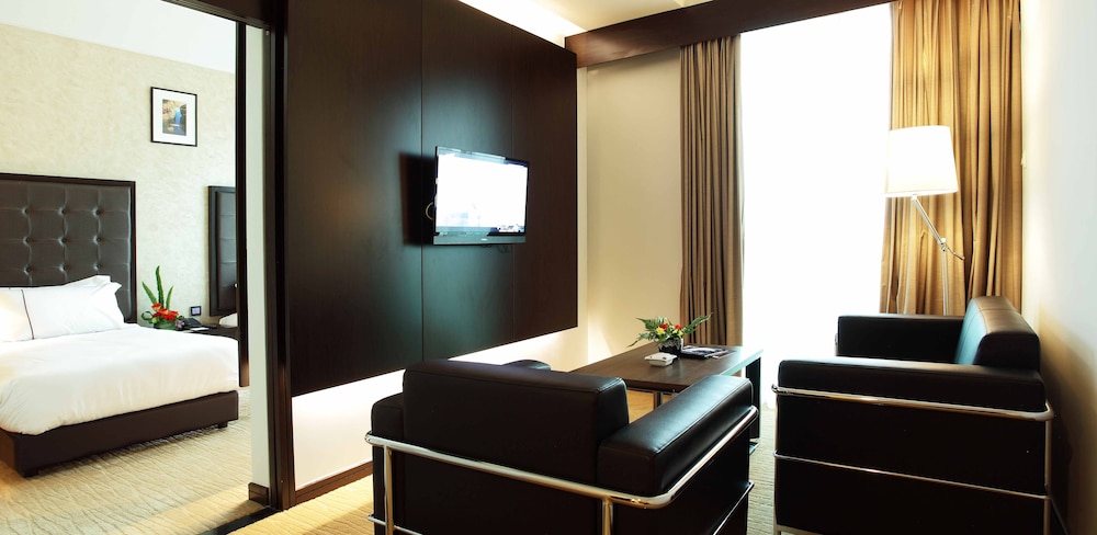 Deluxe Suite, 2 Twin Beds photo 3