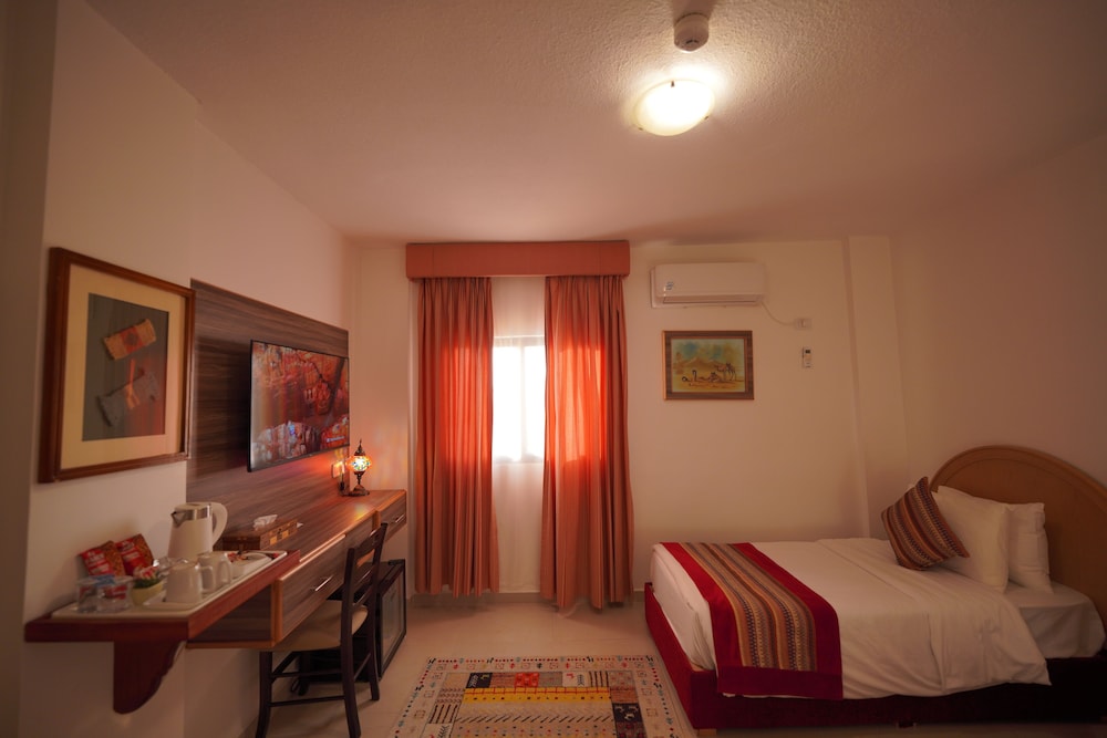 Deluxe Double Room photo 2