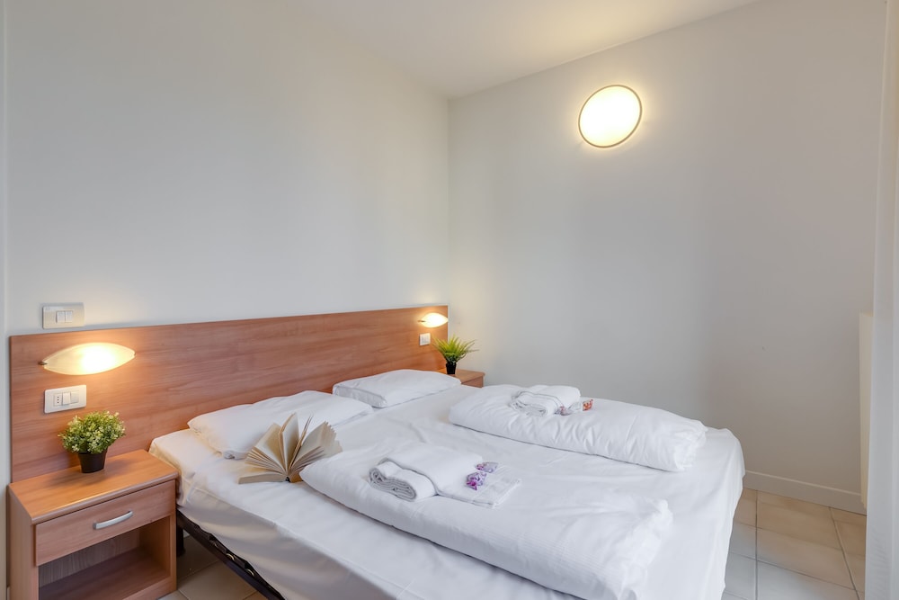 Standard Apartment, 1 Bedroom, Beachside (Porto Letizia Chopin 2)