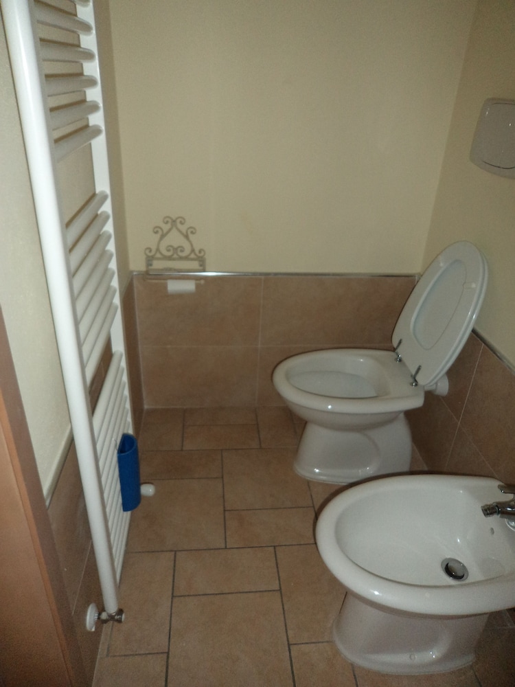 Basic Double Room photo 3