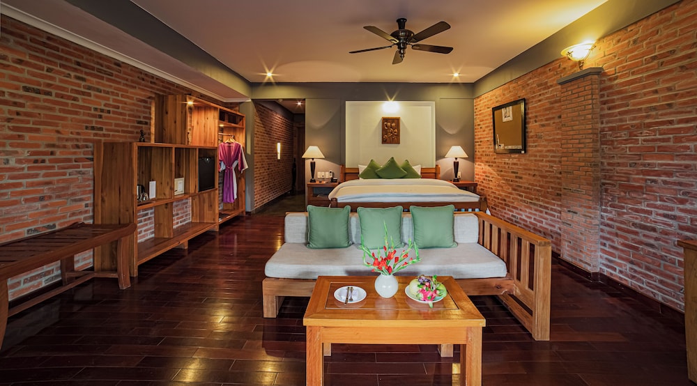 Deluxe Room With Free Benefit & Spa - Photo 1
