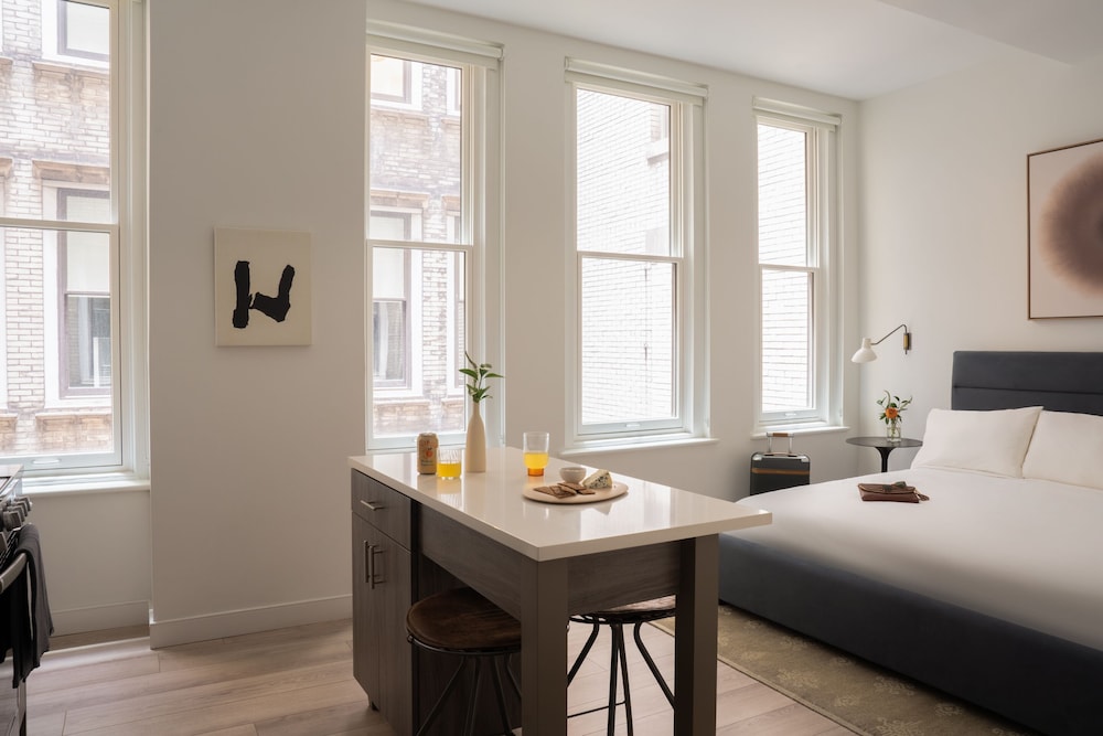Studio, 1 King Bed