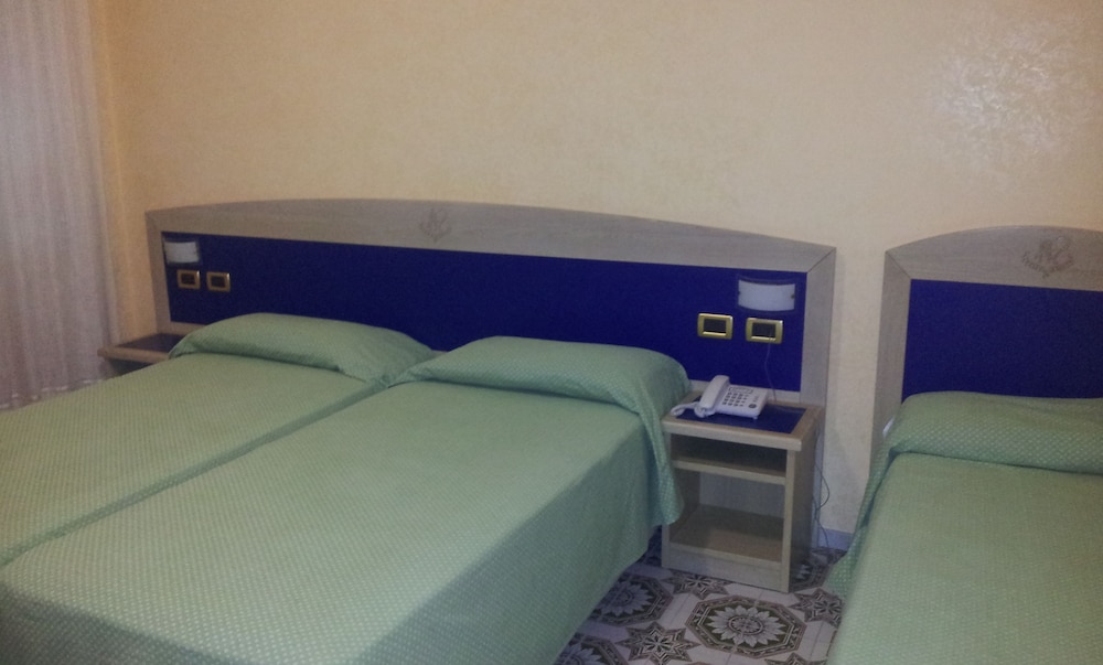 Standard Double or Twin Room photo 1