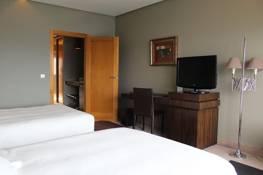 Premium Double Room - Photo 6