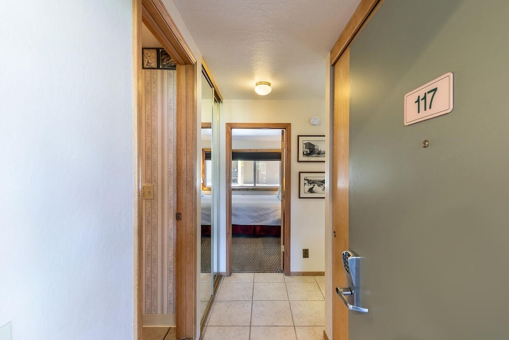 Condo, 1 Bedroom