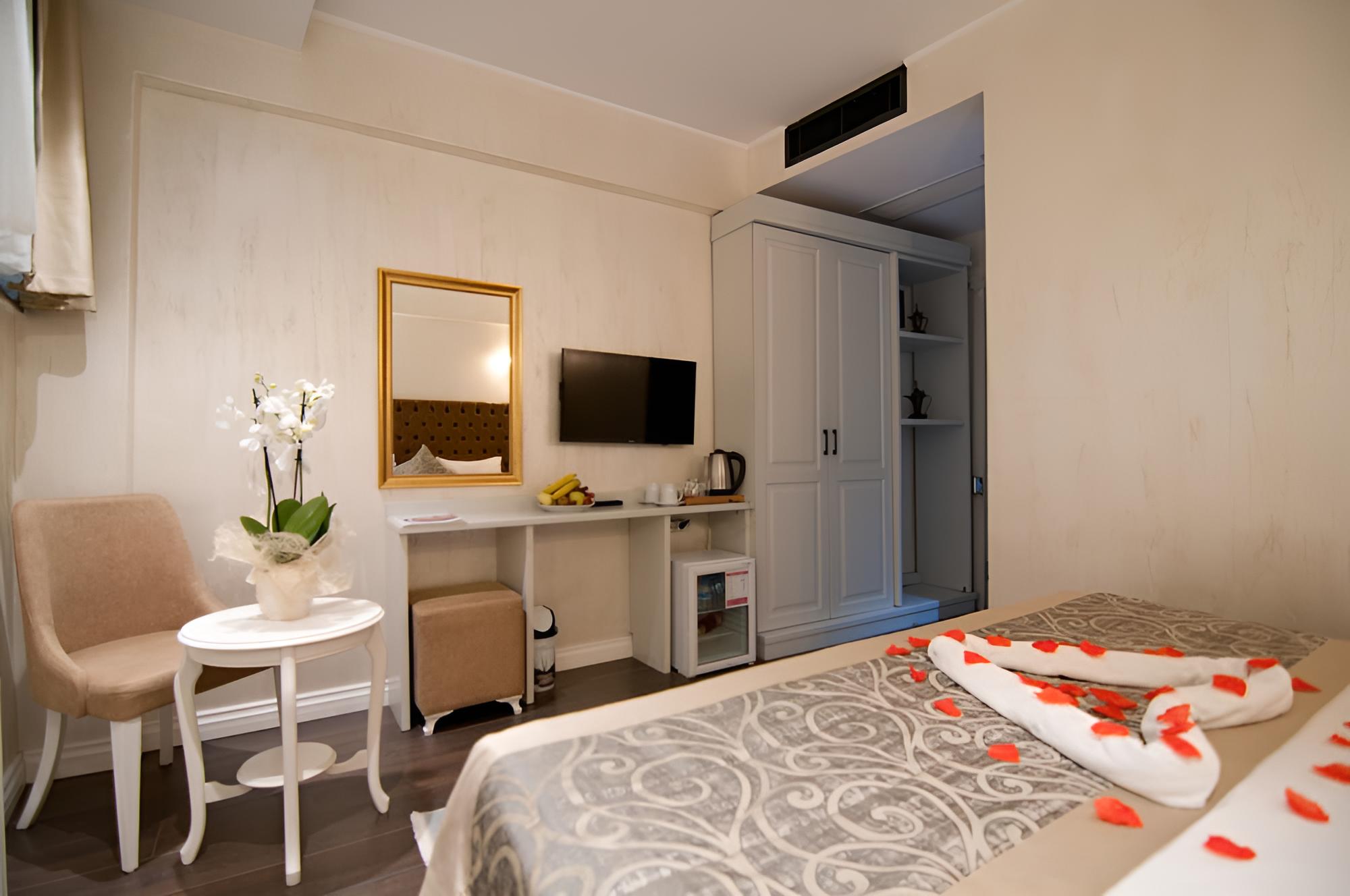 Double Room (Basement) photo 2